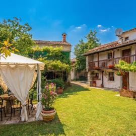Rustic House Luin - Happy Rentals, hotel u gradu 'Štanjel'