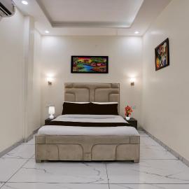 Super Hotel O Clock Tower Dehradun Formerly Dooncity Suites, hotell i Dehradun