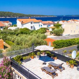 Holiday Home Capella - Rab by Villas Guide, hotel in Barbat na Rabu