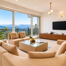 Alaya Stays Mist & Manor Cedar Pet-friendly 3-BHK Apartment with Shared Game Zone, Outdoor Seating & Scenic Views، فندق في Patta