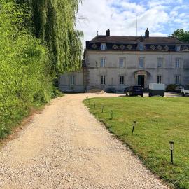 Entire Apartment in an 18th-Century Castle with Private Garden