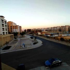 Flat in new capital شقة بالعاصمة الجديدة مكيفة, hotel in Kafr ash Sharā‘inah