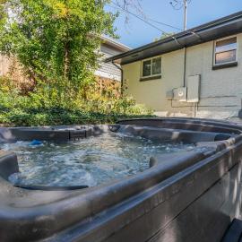 Hot Tub Family Home with Mountain Views - Close to Red Rocks and Clear Creek
