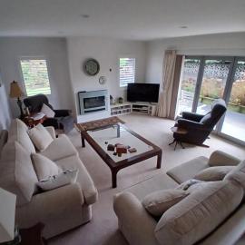 Modern Home in Central Location, hotel in New Plymouth