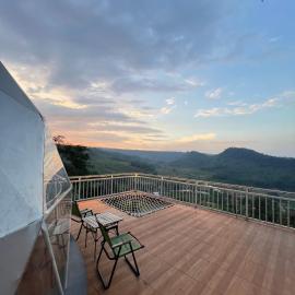 Nualam Glamping, Hotel in Pasirangin