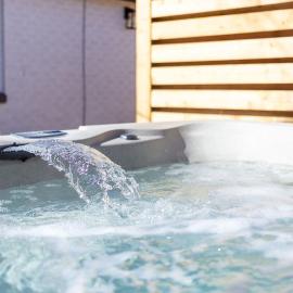 New Hot Tub - Putt Putt - Family Friendly Home