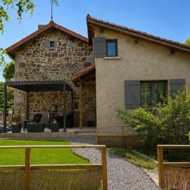 Au Carry Family, hotel din Grazac