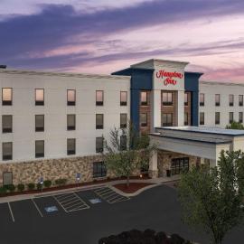 Hampton Inn Yorkville, hotel di Yorkville