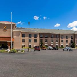 Edinboro에 위치한 호텔 Comfort Suites Edinboro