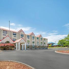 Quality Inn Knoxville West Cedar Bluff, hotel v destinácii Knoxville