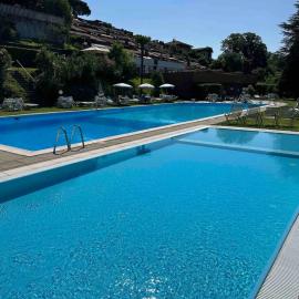 Casa Mariangela pool and garden, hotel Leggiuno városában