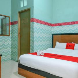 RedDoorz near RSUD Kardinah Tegal, hotel Talang városában