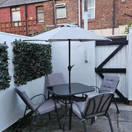 Liverpool Dockside House with free Parking, Hotel in Litherland