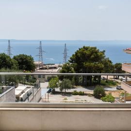 The Gold Apartment with terrace and garage, hotel in Veliko Brdo
