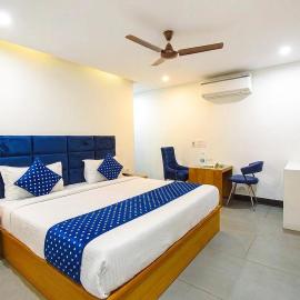 Hotel NH7 Zirakpur Bus stand