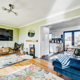 Family detached bungalow by the seaside