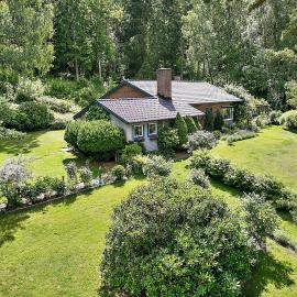 Spacious Villa near Gothenburg, hotel in Alingsås