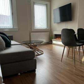 3 Bedroom Flat - Sleeps 6 - Free Parking