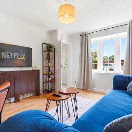 Modern 2BR Home Parking and Fast Wi-Fi