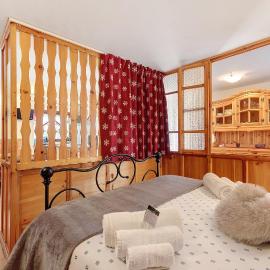 Petit Logement Cerise L'écrin d'Ari, hotel em Cerise