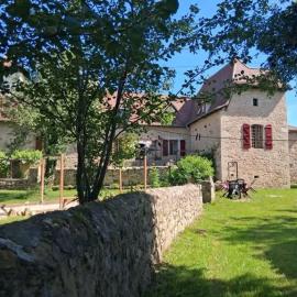 B&B maison du Saint Cirque، فندق في Saint-Dau