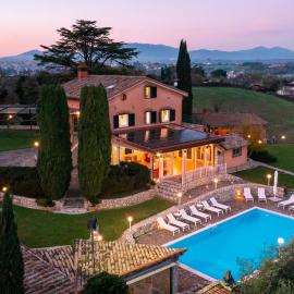 TENUTA CAVI 10, Emma Villas, hotel en Colleferro