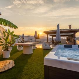 Enclave Luxury Apartments, hotell sihtkohas Áyios Kírikos