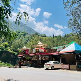 SB Hotel: Abbottabad şehrinde bir otel