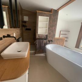 Moderne große 2 Raumwohnung mit WLAN, vollausgestattete Küche, hotel in Stadtilm