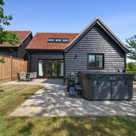 Partridge Rest with Hot Tub, Gestingthorpe