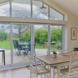 Sea Side - Stay 6 - PetFriendly - Parking - Garden, hotel a Rhosneigr
