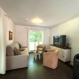 Ferienwohnung W18 0 N, hotel in Graal-Müritz