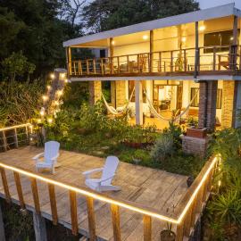 Casa El Encanto Lake Coatepeque Views, hotell i El Porvenir