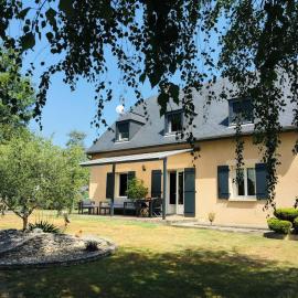 Chambre d'hôtes Les filles du 108, hotel in Préchac