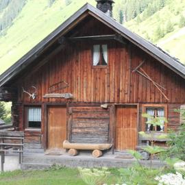 Almhütte Fallerschein, hotell i Stanzach