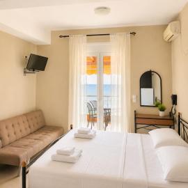 PNOÉ rooms – hotel w mieście Ilia