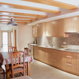 Apartaments Ca L'Albert, hotel in La Pobla de Segur