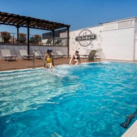 Hotel Marina، فندق في روساس