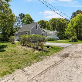 South Yarmouth Retreat Near Beaches & Dining, hotel in Yarmouth