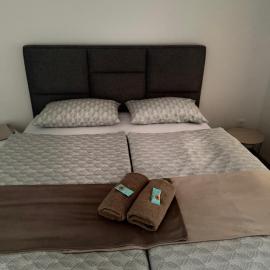 Apartma Viković II, Hotel in Njiverce