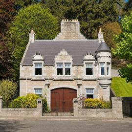 Fairytale Scots Baronial Coach House in Ballater, Royal Deeside near Balmoral Castle