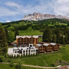 Hotel La Müda, hotel i Badia