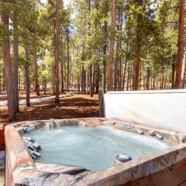 Private Mountain Retreat w Hot Tub Games &Views: Black Hawk şehrinde bir otel
