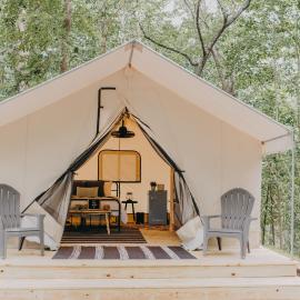 Timberline Glamping Lake Lanier River Forks Georgia, ξενοδοχείο σε Γκέινσβιλ
