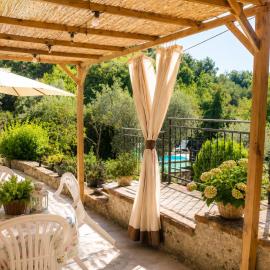 Fattoria Cristina Patio Apartment with Pool, Pergola & Farm Animals near Cinque Terre - Mono