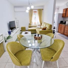 Cocoon pour 6 personnes, hotel in Mirandela