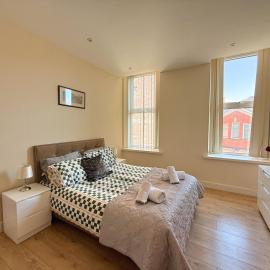 Stylish 2 Bedroom Apartment in Heart of City