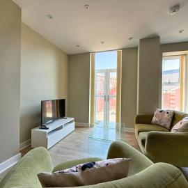 Stylish 2 Bedroom Apartment in Heart of City