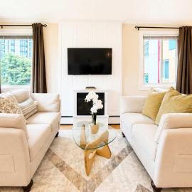 World Cup 1 BR Condo City View، فندق في سياتل