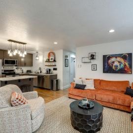 Hot Tub/Pool/Near Lake/Whitefish Resort/Dining